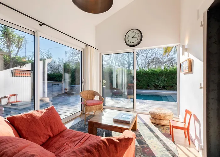 Дом отдыха Magnifique Maison Basque Avec Piscine 8 Pers-