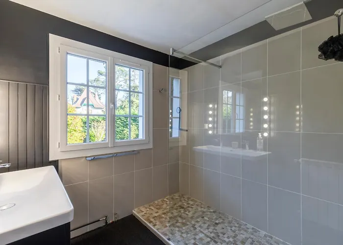 Дом отдыха Magnifique Maison Basque Avec Piscine 8 Pers-