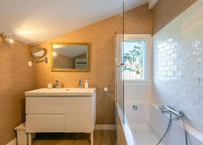 Дом отдыха Magnifique Maison Basque Avec Piscine 8 Pers- Биарриц