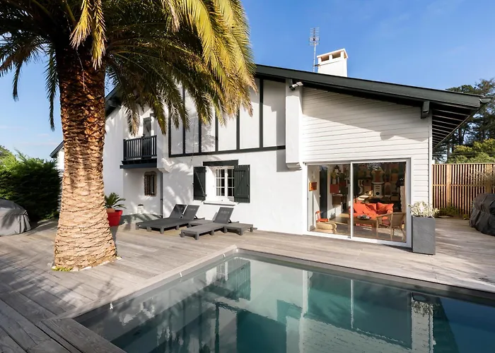 Magnifique Maison Basque Avec Piscine 8 Pers- Holiday home Biarritz